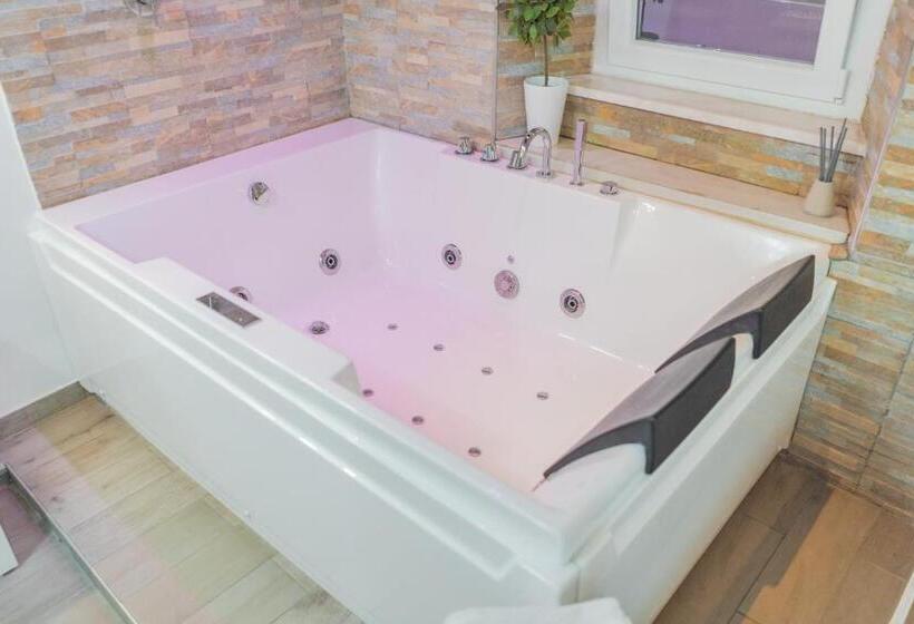 חדר סטנדרט עם ג'קוזי, Irooms Spanish Steps