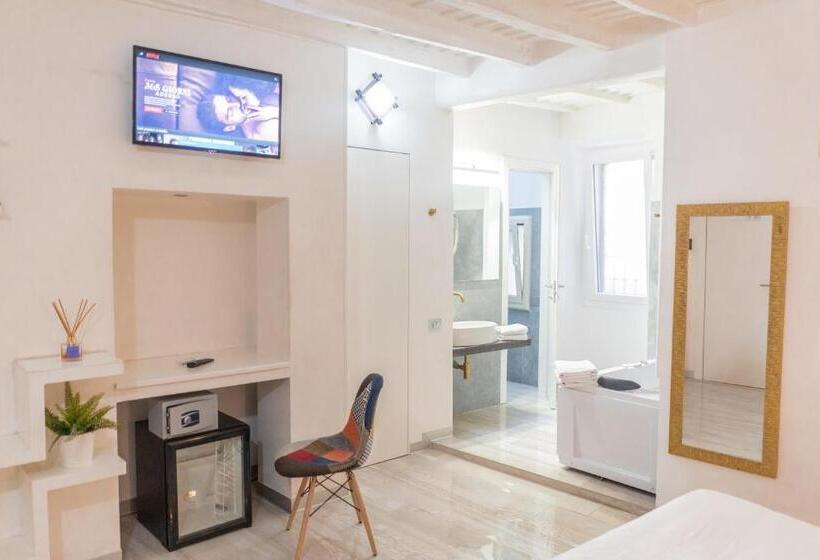 חדר סופריור עם ג'קוזי, Irooms Spanish Steps