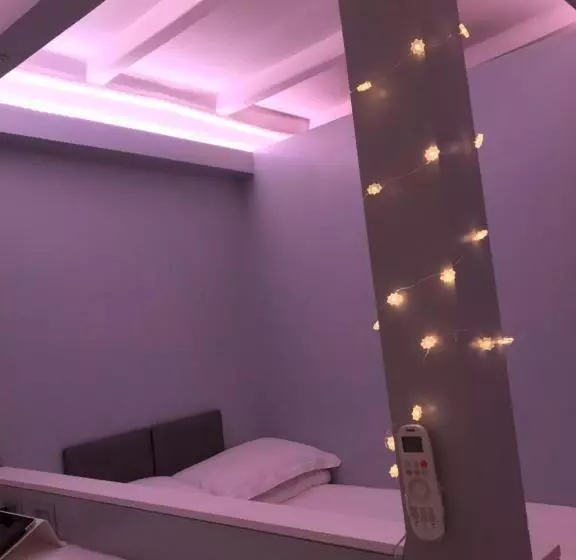 اتاق اکونومی, Irooms Spanish Steps