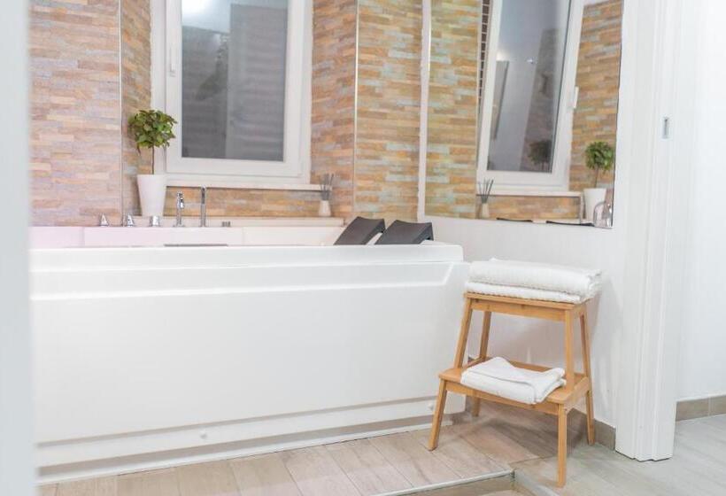 חדר סטנדרט עם ג'קוזי, Irooms Spanish Steps