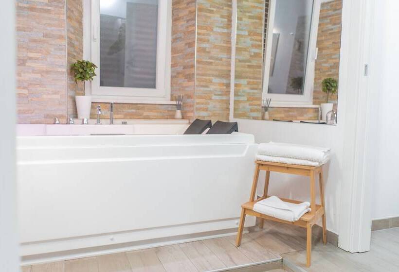 חדר סופריור עם ג'קוזי, Irooms Spanish Steps