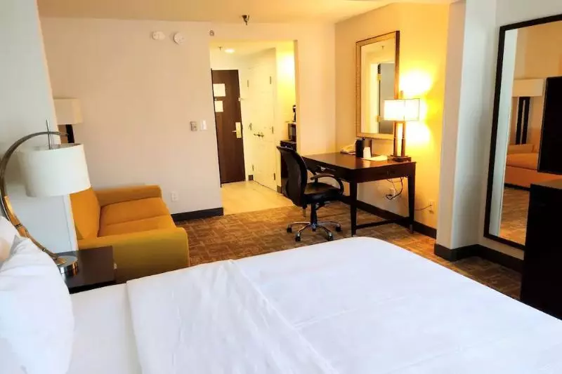 キングサイズベッドのスタンダードルーム, Best Western Plus Dalton Inn