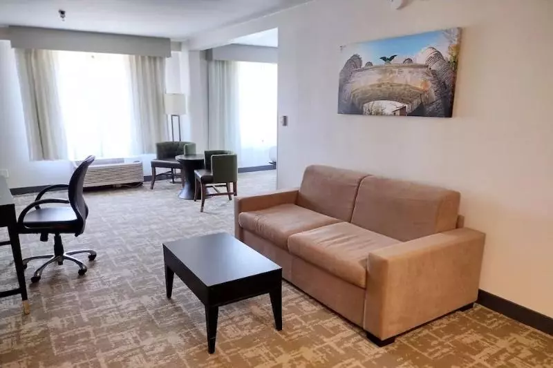 キングサイズベッドのスイートルーム, Best Western Plus Dalton Inn