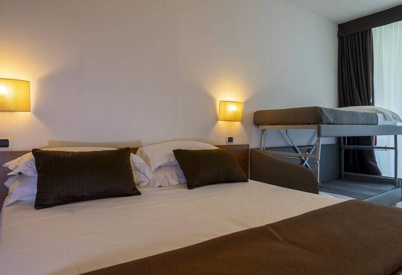 اتاق استاندارد چهار تخته, Cristallo