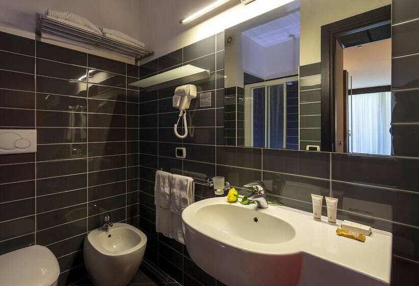 اتاق استاندارد چهار تخته, Cristallo