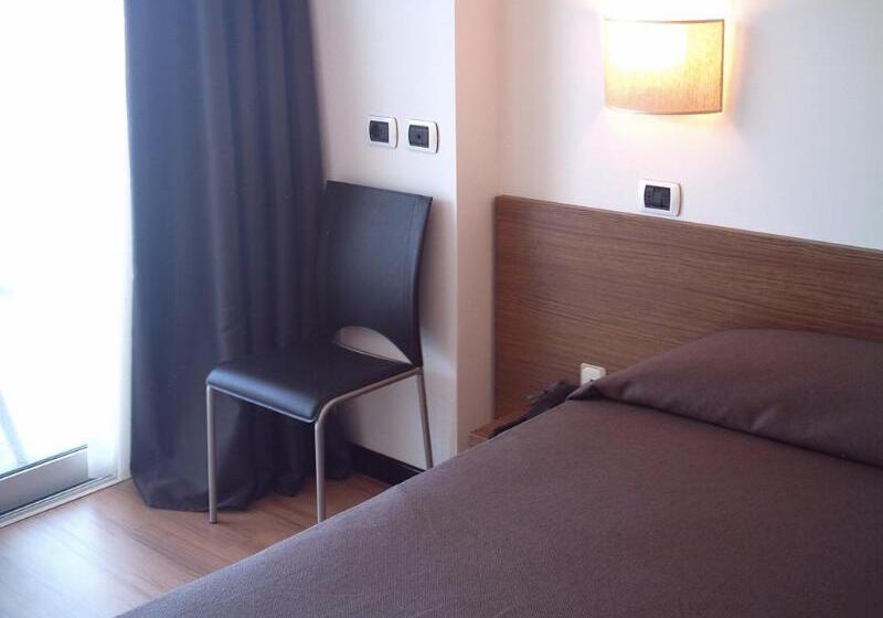 اتاق استاندارد سه نفره, Cristallo