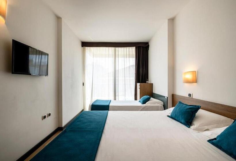 اتاق استاندارد سه نفره, Cristallo