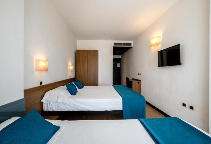 اتاق استاندارد سه نفره, Cristallo