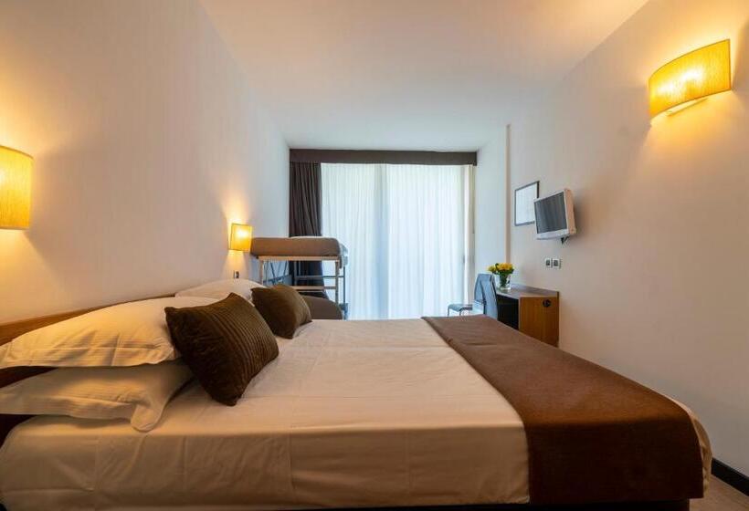 اتاق استاندارد چهار تخته, Cristallo