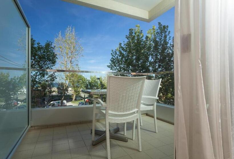 سوییت جونیور با بالکن, Cristallo