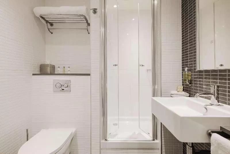 キングサイズベッドのデラックスルーム, Doubletree By Hilton  Amsterdam Centraal Station