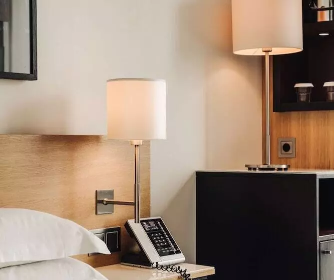 クイーンサイズベッドのエクゼクティブルーム, Doubletree By Hilton  Amsterdam Centraal Station