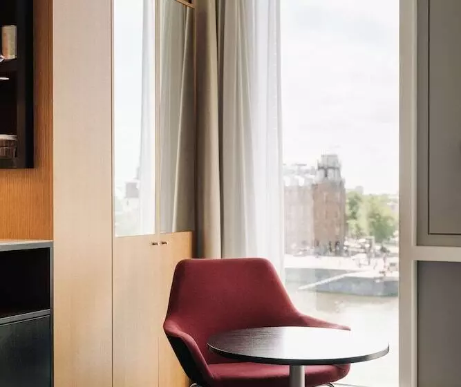 クイーンサイズベッドのエクゼクティブルーム, Doubletree By Hilton  Amsterdam Centraal Station
