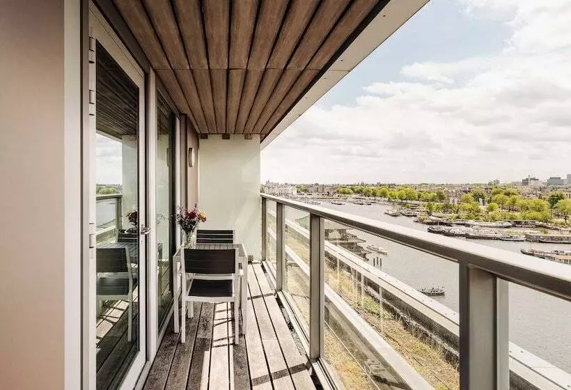 クイーンサイズベッドのエクゼクティブルーム, Doubletree By Hilton  Amsterdam Centraal Station