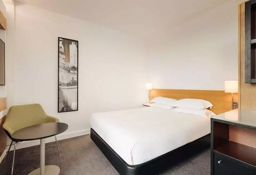 クイーンサイズベッドのエクゼクティブルーム, Doubletree By Hilton  Amsterdam Centraal Station