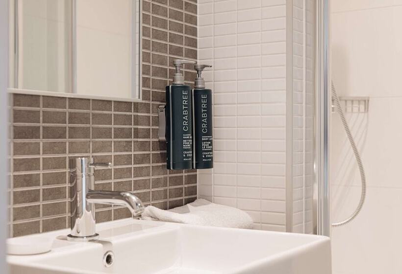Standard Room, Doubletree By Hilton  Amsterdam Centraal Station