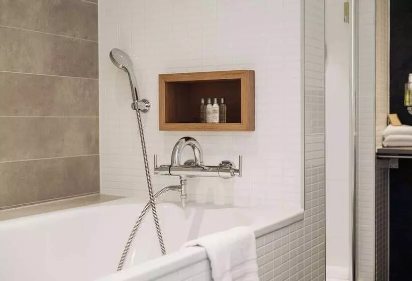 キングサイズベッドのスイートルーム, Doubletree By Hilton  Amsterdam Centraal Station
