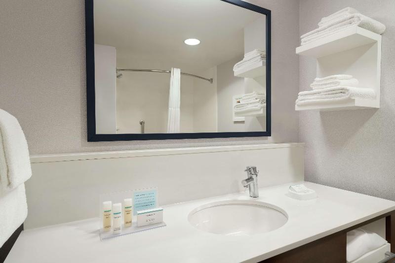 キングサイズベッドのスタンダードルーム, Hampton Inn & Suites Ephrata Mountain Springs