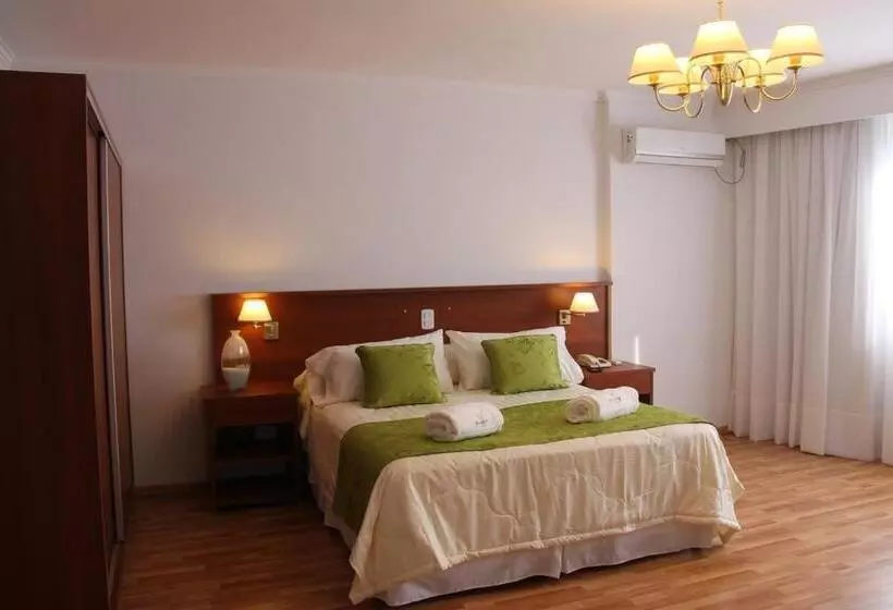 سوئیت رویال, Hostal Del Sol Spa