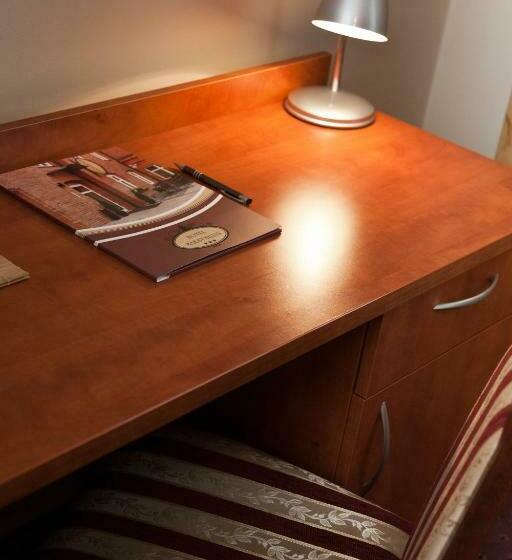 标准间, Maksymilian