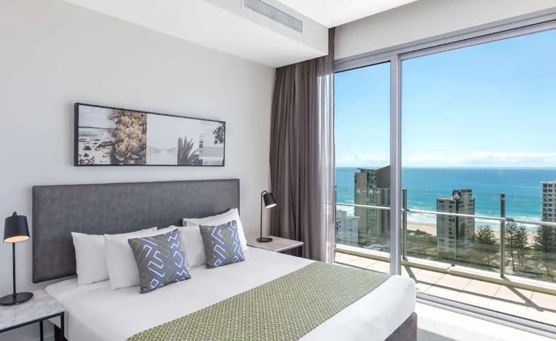 标准间, Maksymilian