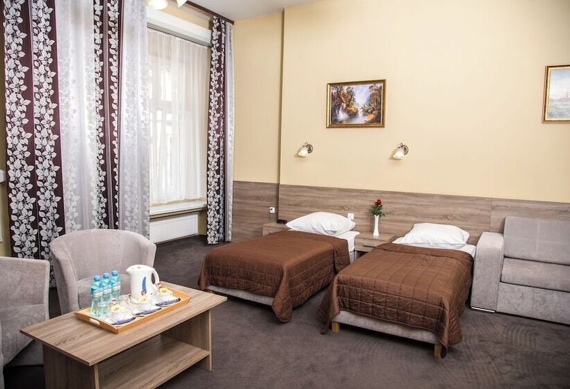 Трехместный Номер Deluxe, Maksymilian