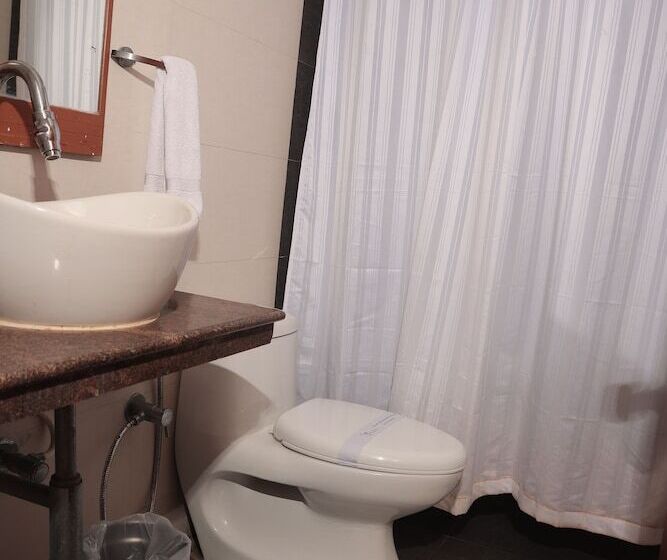 Suíte Vista Piscina, Mgm Vailankanni