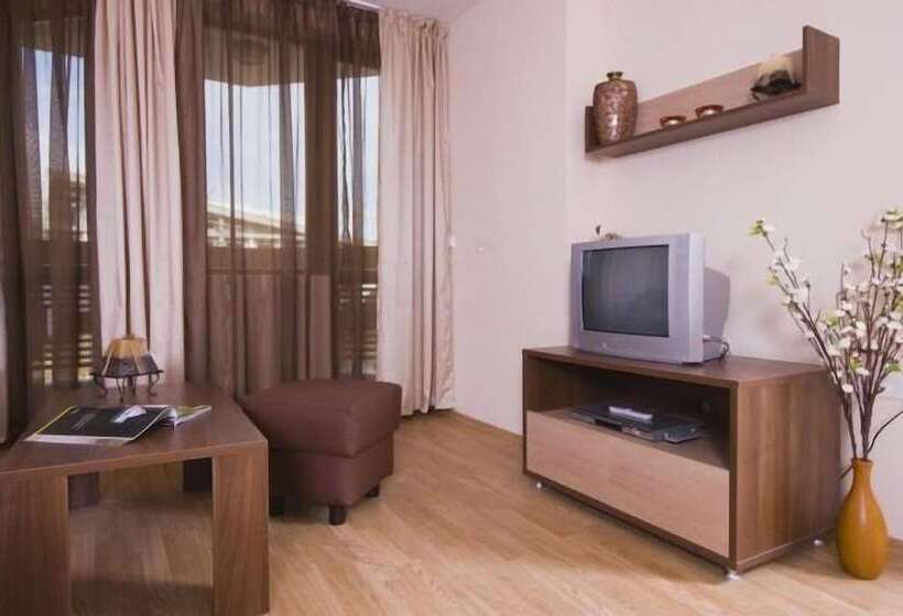 דירת חדר, Redenka Holiday Club