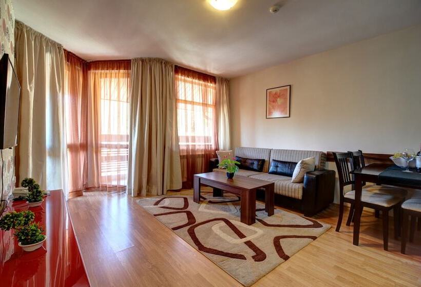 דירת חדר, Redenka Holiday Club