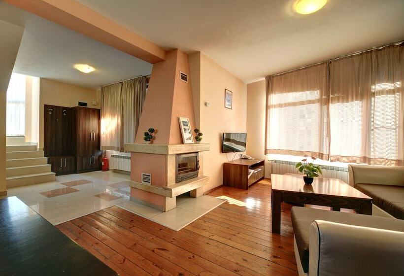 וילה בת 3 חדרי שינה, Redenka Holiday Club