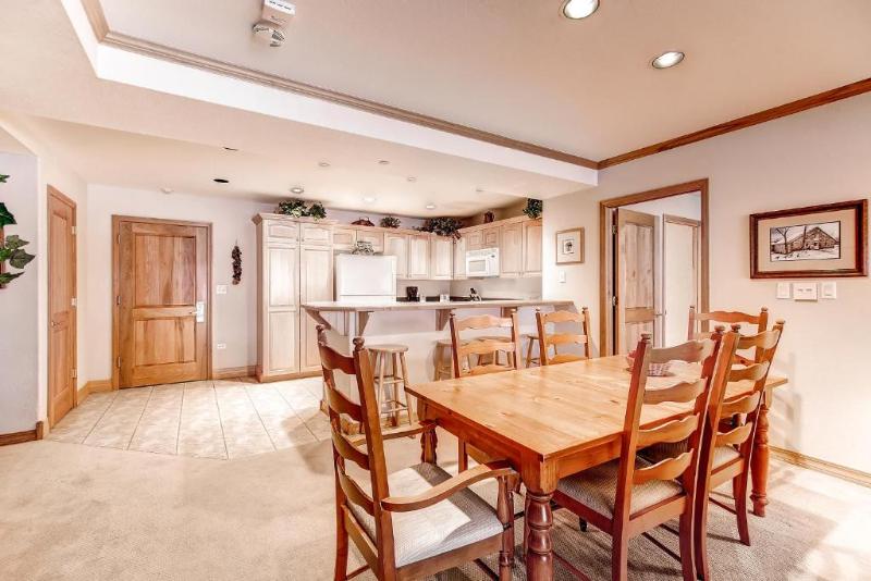 침실 2개 아파트, St. James Place