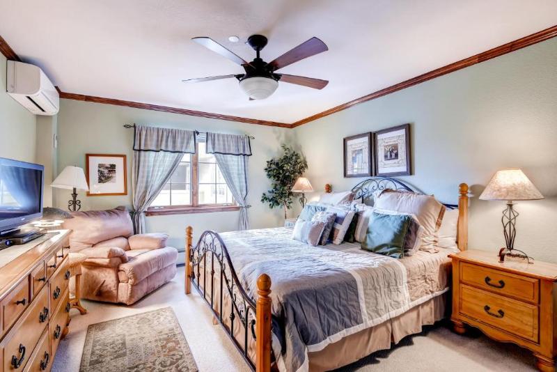 침실 2개 아파트, St. James Place