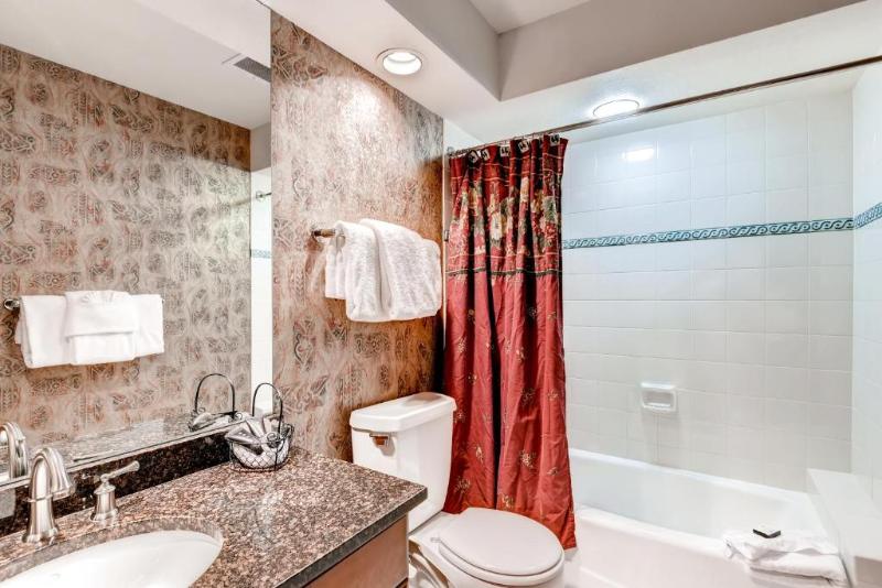 침실 2개 아파트, St. James Place