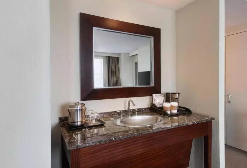 キングサイズベッドのスイートルーム, The Westin Reston Heights