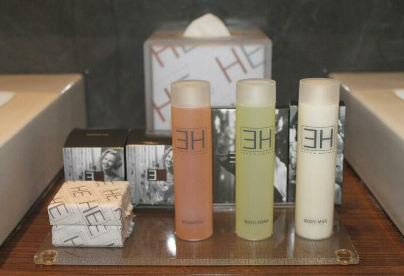 سوییت جونیور, Uptown Palace