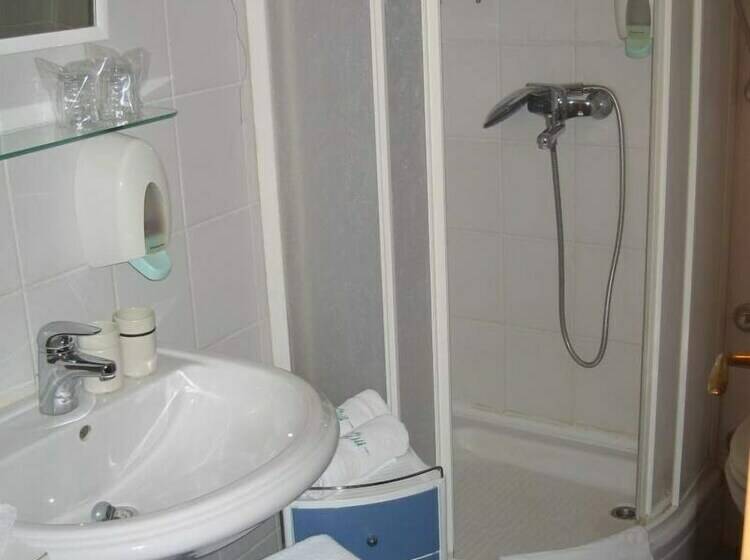 小型套房, Vila Lili