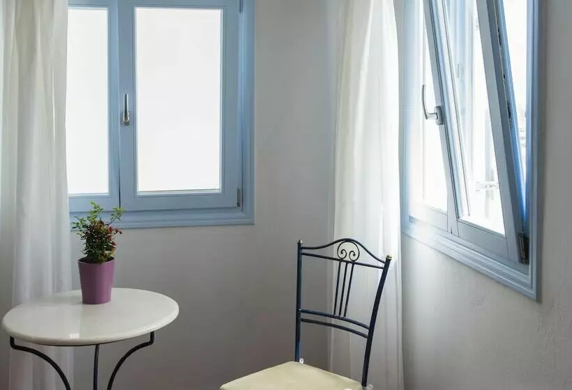 سوئیت با چشمانداز, Kastro Suites