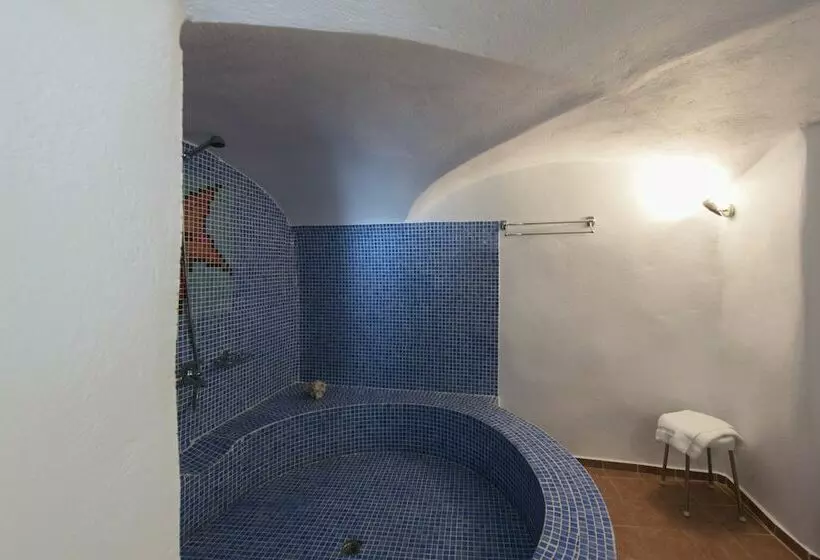سوئیت با چشمانداز, Kastro Suites