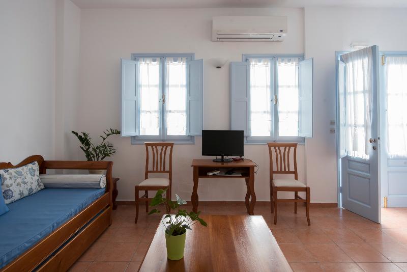 Семейный Номер, Kastro Suites