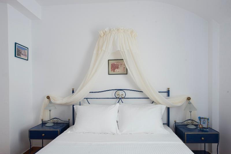 Полулюкс, Kastro Suites