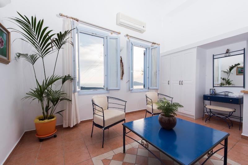 Полулюкс, Kastro Suites