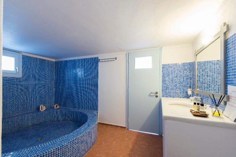 Полулюкс, Kastro Suites