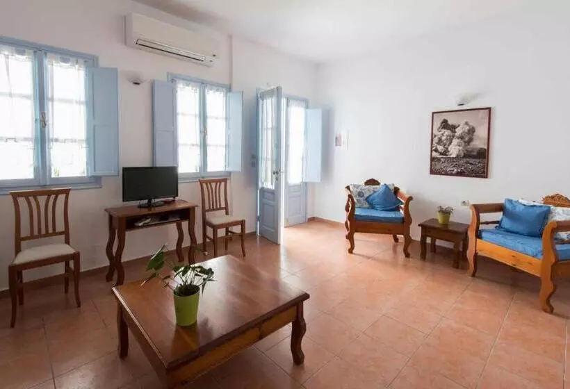 سوییت خانوادگی, Kastro Suites