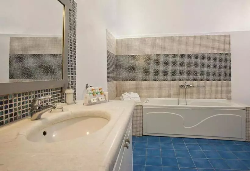 اتاق خانوادگی, Kastro Suites