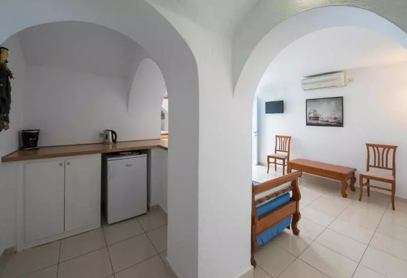 اتاق خانوادگی, Kastro Suites