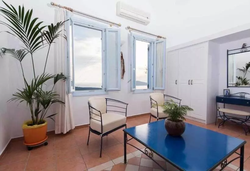 سوییت جونیور, Kastro Suites