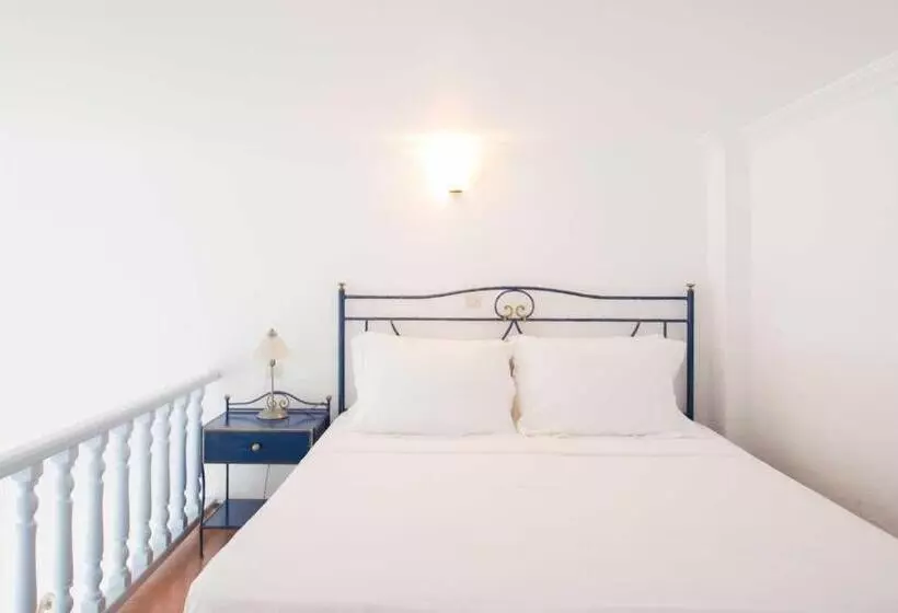سوییت جونیور, Kastro Suites