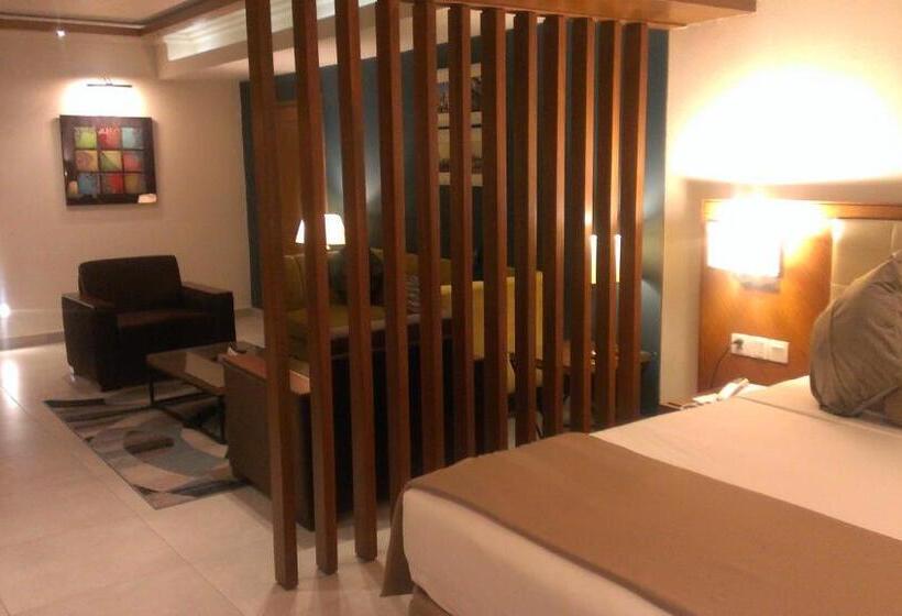 سوییت جونیور, Regent Plaza Hotel & Convention Centre