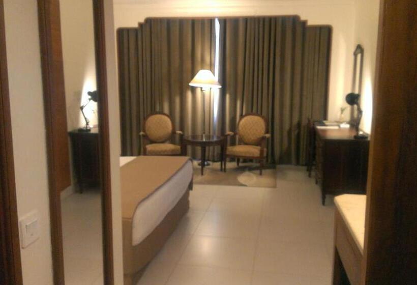اتاق سوپریور, Regent Plaza Hotel & Convention Centre