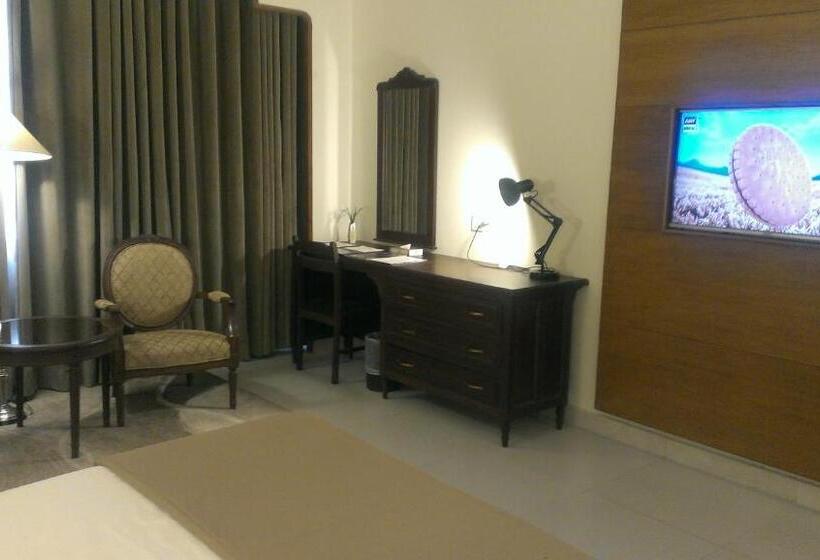 اتاق سوپریور, Regent Plaza Hotel & Convention Centre